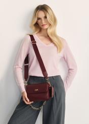 Burgundy women's messenger bag with chain TOREC-0767C-49(Z25)