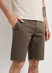 Cotton shorts in khaki color for men SZOMT-0029-55(W24)-01