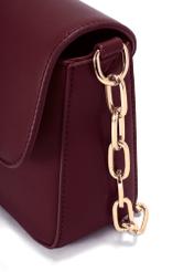 Women's burgundy messenger bag with chain TOREC-0767C-49(Z25), close-up of product detail, view on white background.
