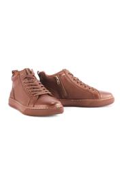Brown men's leather sneakers BUTYM-0466-89(Z25) - side view of a pair of shoes on a white background.