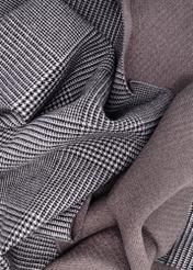 Gray men's checkered scarf SZAMT-0081A-98(Z25) - close-up of the detail on a white background.