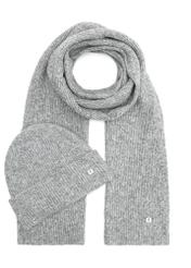 Gray women's winter scarf SZADT-0202-91(Z25), close-up of the product detail, view on a white background.