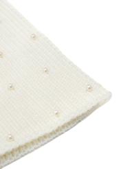White women's scarf with wool SZADT-0211-11(Z25), close-up of the product detail on a white background.
