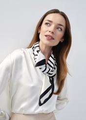 Large scarf in geometric pattern SZADT-0168-98(W24)-01