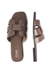 Women's flip-flops with braid in cool brown color BUTYD-0904D-1K(W26), product view from above on a white background.