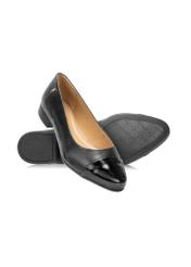 Women's leather ballerinas in black BUTYD-1245-99(W26), diagonal product view on a white background.