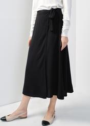 Long black skirt with pleat SPCDT-0085-99(W24)-01