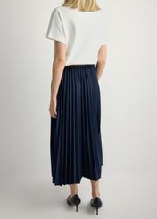 Navy blue pleated midi skirt SPCDT-0096-7E(W26), back view of the product on the model. Half of the silhouette visible.