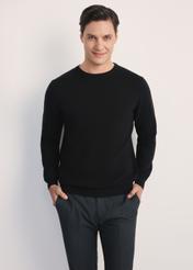 Black men's basic sweater SWEMT-0114A-99(Z24), product view from the front on the model, half of the silhouette visible.