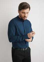 Navy blue cotton men's shirt KOSMT-0326-7E(W26), front view of the product on the model. Half of the silhouette visible.