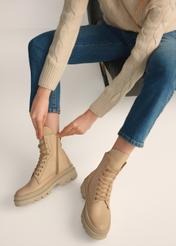 Beige leather insulated women's ankle boots BUTYD-1103-81(Z25), product view on the model's feet against a light background.