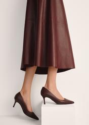 Women's burgundy leather pumps BUTYD-1031-49(Z25) - side view of the product on a white background. Half of the silhouette visible.