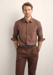 Dark brown men's shirt KOSMT-0364-1H(Z26), front view of the product on the model. Half of the silhouette visible.