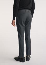 Our model is 188 cm tall and wears size M.