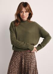 Classic women's khaki sweater SWEDT-0186 A-55(Z 25), product visible from the front on the model, half of the silhouette visible.