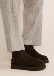 Women's dark brown suede snow boots (BUTYD-1314-1I(Z26)), side view on a model's feet, against a light background.