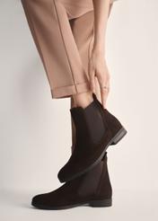 Women's brown suede ankle boots BUTYD-1009-1I(Z26), product view on the model's feet against a light background.