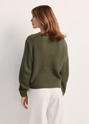 Women's khaki sweater SWEDT-0162-55(Z25), product visible from the back on the model, half of the silhouette visible.