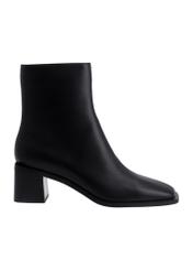 Women's leather ankle boots in black BUTYD-1300-99(Z26), side view of the product on a white background.