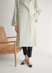 Beige leather ballet flats BUTYD-1052A-1B(W26), front view of the product on the model's feet.