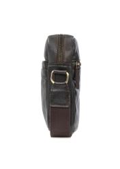 Ciemnobrązowa skórzana saszetka męska TORMS-0501-1I(W26) - widok produktu z boku, na białym tle.