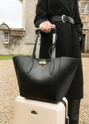 Black women's shopper bag TOREC-1375-99(Z26)