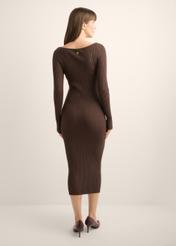 Brown ribbed midi dress SUKDT-0241-1I(Z26), back view of the product on the model. Full silhouette visible.