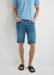 Men's blue denim shorts SZOMT-0036-7H(W26) - front view of the product, on a model, against a light background. Half of the silhouette visible.