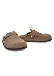 Women's suede mules in camel color BUTYD-1267-1K(W26), diagonal product view on a white background.