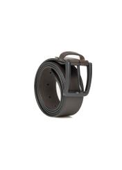 Brązowy skórzany pasek męski PASMS-0280-1H(W26) - widok produktu po skosie, na białym tle.