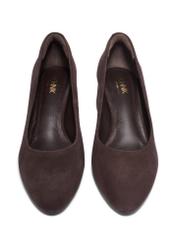 Women's dark brown suede pumps BUTYD-1306-1I(Z26). Front view on a white background.