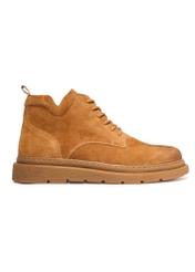 Cognac suede men's ankle boots BUTYM-0559-1F(Z26), side view of the product on a white background.