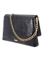 Black women's handbag with chain TOREC-1335-9F(Z26), diagonal product view on white background.
