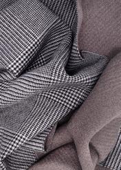 Gray men's checkered scarf SZAMT-0081A-98(Z25) - close-up of the detail on a white background.
