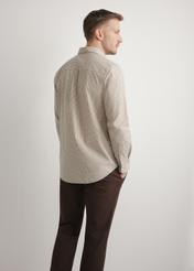 Men's camel checkered shirt KOSMT-0360-1D(W26), back view of the product on the model. Half of the silhouette visible.