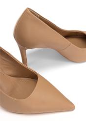 Beige leather women's high heels BUTYD-1131-1B(W26) - close-up detail, on white background.