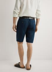Men's navy linen shorts SZOMT-0034-7E(W26), back view of the product on the model. Half of the silhouette visible.
