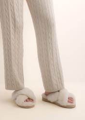 Cream-colored women's wool slippers BUTYD-1320-0B(Z26) – front view of the product, shown on a model's feet against a light background. Half-body shot.