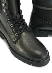 Black men's leather ankle boots BUTYM-0504-99(Z25), close-up of product detail, view on white background.