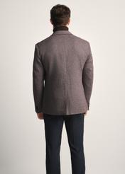 Men's burgundy jacket MARMT-0021-49(Z25), back view of the product on the model, half of the silhouette visible.
