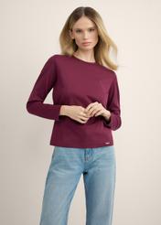 Women's burgundy cotton longsleeve LSLDT-0052-4D(Z26), front view of the product on the model. Half of the silhouette visible.