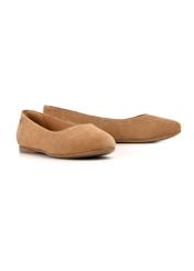 Women's suede ballet flats in beige color BUTYD-1247-1B(W26), diagonal product view on a white background.