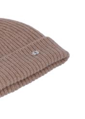 Cashmere hat in a shade of cool beige CZADT-0232-1K(Z26) - close-up of the detail, on a white background.