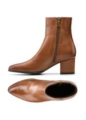 Women's leather ankle boots in cognac color BUTYD-1186-87(Z25), product view from the top and side on a white background.