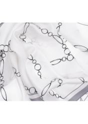Women's scarf with chain motif SZADT-0229-0P(Z26) - close-up of detail, on white background.