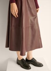 Women's black leather shoes BUTYD-1283-99(Z26), side view of the product on the model's feet.