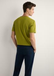 Men's olive T-shirt TSHMT-0120-8E(W26), back view of the product on the model. Half of the silhouette visible.