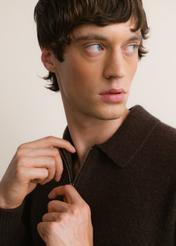 Dark brown men's wool sweater SWEMT-0212-1I(Z26), close-up of the detail on the model.