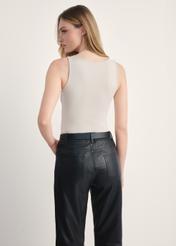 Light beige women's camisole BLUDT-0179-80(Z24), product visible from the back on the model, half of the silhouette visible.