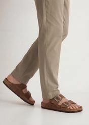 Men's leather camel flip-flops BUTYM-0495-1D(W26), side view of the product on the model's feet.